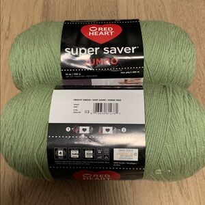NWT Jumbo Red Heart Jumbo Yarn - Frosty Green - (2) 28oz/1488 Yards